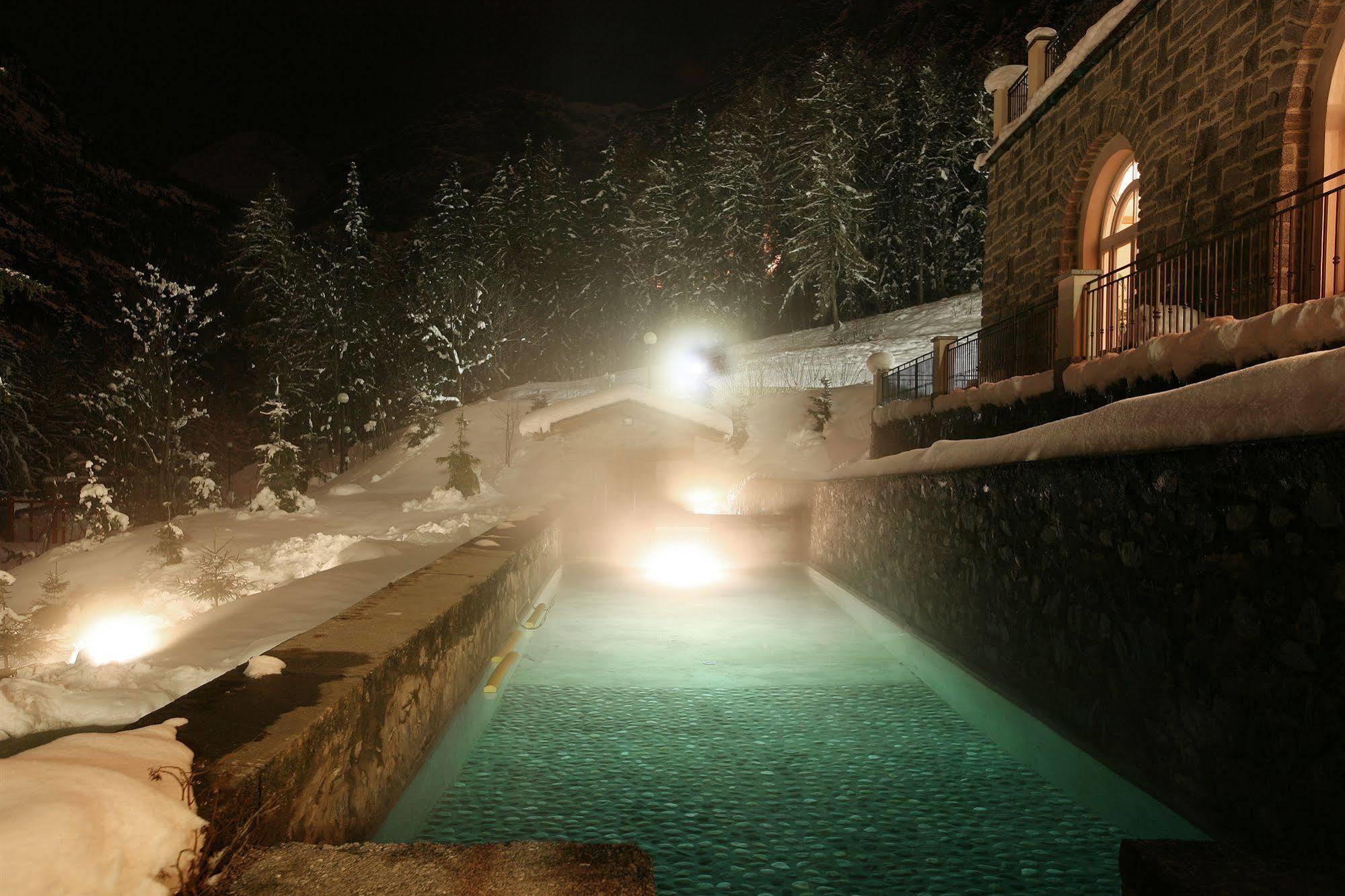 グランド ホテル バーニ・ヌオーヴィ ボルミオ エクステリア 写真 The thermal springs of Poligon